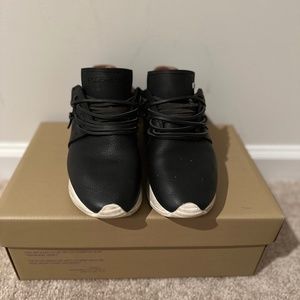 Black Streamlined Low-Top Sneakers